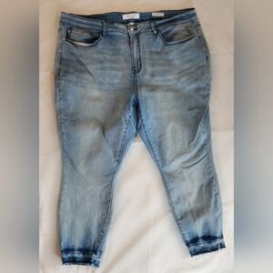 Judy Blue Light Wash Boyfriend Jeans